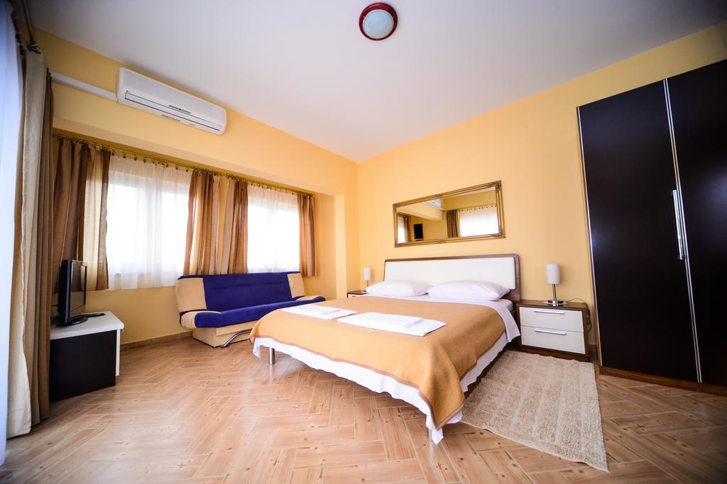 Apartments Dalmacija Starigrad Paklenica Phòng bức ảnh